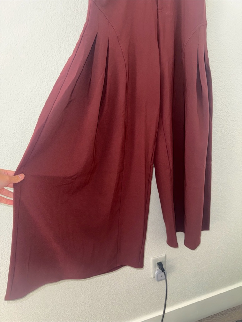 Commense NWT Super Wide Leg Pants Burgundy Size Small High Rise - Picture 9 of 10